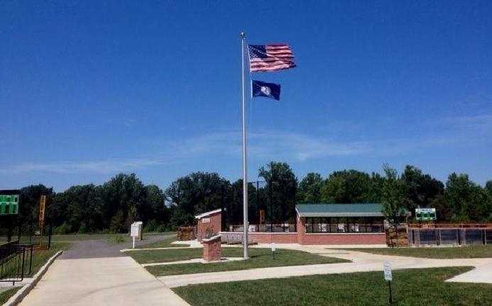 AMERICAN FLAG AND TAPERED ALUMINUM FLAGPOLE BY BALD EAGLE FLAG STORE SERVING FREDERICKSBURG VA, RICHMOND VA, HAMPTON VA, NEWPORT NEWS VA, NORFOLK VA, VA BEACH VA, ARLINGTON VA, ALEXANDRIA VA, FAIRFAX VA, WINCHESTER VA, HARRISONBURG VA, ROANOKE VA, CHARLOTTESVILLE VA, WARRENTON VA, STAFFORD VA, QUANTICO MARINE CORPS BASE