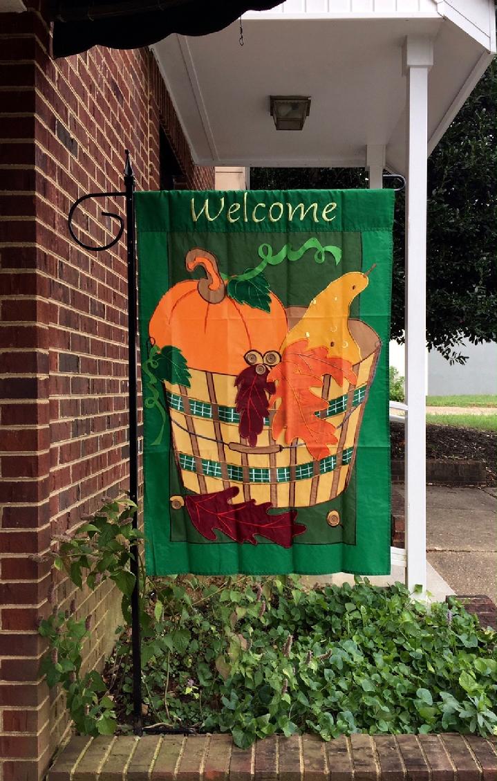HARVEST BASKET FLAG, FALL FLAG BY BALD EAGLE FLAG STORE FREDERICKSBURG VA USA 540-374-3480 PHOTOGRAPH BY BALDEAGLEINDUSTRIES.COM