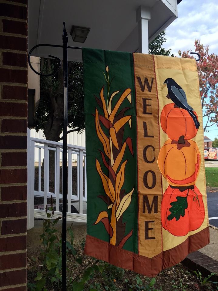 BEAUTIFUL LARGE FALL WELCOME FLAG APPLIQUÉ FALL FLAG BY BALD EAGLE FLAG STORE FREDERICKSBURG VA USA (540) 374-3480 PHOTOGRAPH BY BALDEAGLEINDUSTRIES.COM
