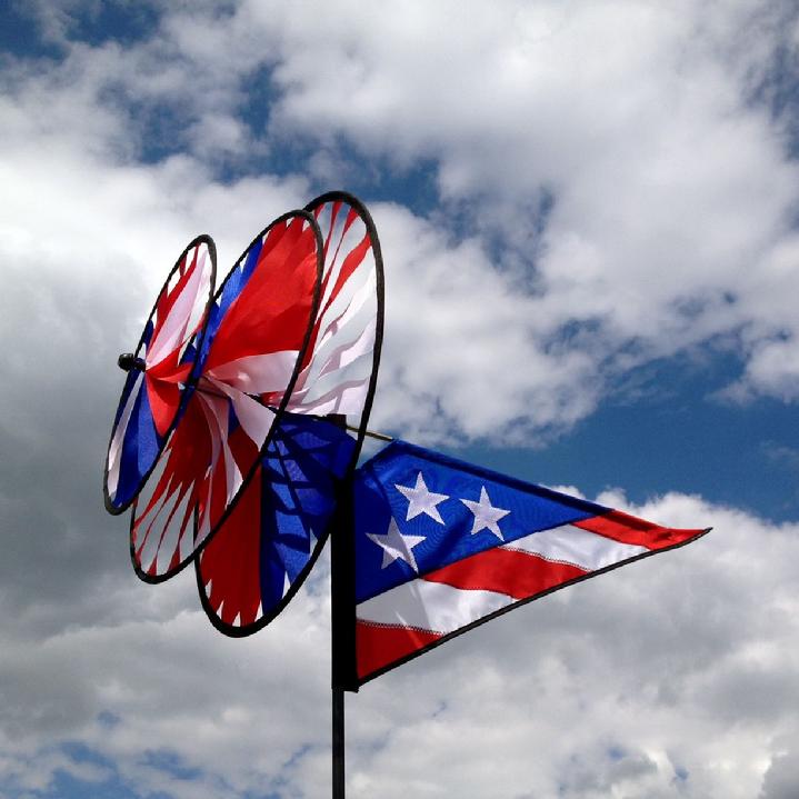 PATRIOTIC DECORATION BY BALD EAGLE FLAG STORE DIVISION OF BALD EAGLE INDUSTRIES SERVING FREDERICKSBURG, RICHMOND, HAMPTON, NEWPORT NEWS, NORFOLK, VA BEACH, ARLINGTON, ALEXANDRIA, FAIRFAX, WINCHESTER, HARRISONBURG, WARRANTON, CHARLOTTESVILLE, PHOTOGRAPH BY BALDEAGLEINDUSTRIES.COM