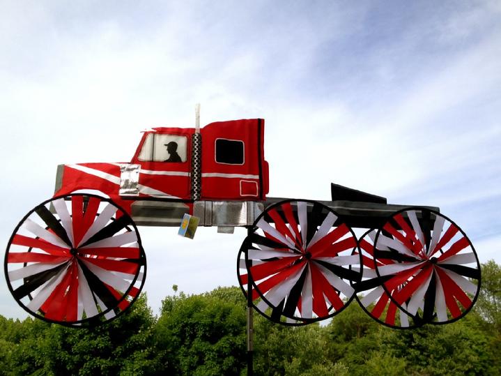 VINTAGE SOLARMAX NYLON ORIGINAL PRODUCTION RUN BIG RIG SPINNER COMMERCIAL TRACTOR TRAILER RIG SPINNER BY BALD EAGLE FLAG STORE DIVISION OF BALD EAGLE INDUSTRIES FREDERICKSBURG VA USA 540-374-3480 PHOTOGRAPH BY BALDEAGLEINDUSTRIES.COM