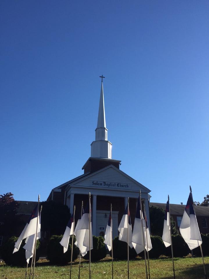 CHRISTIAN FLAG GRAVE MARKER FLAG BY BALD EAGLE FLAG STORE FREDERICKSBURG VA USA (540) 374-3480 PHOTOGRAPH BY BALDEAGLEINDUSTRIES.COM