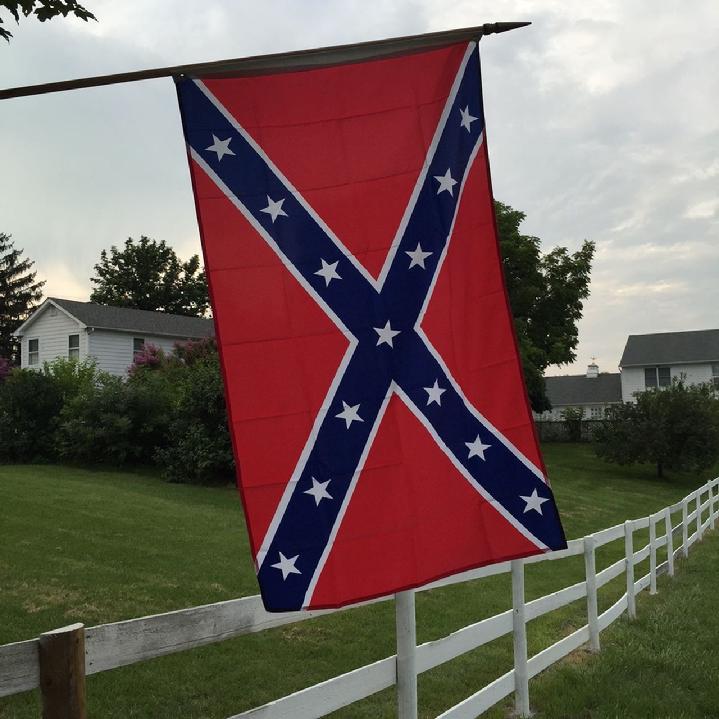 CONFEDERATE FLAG SALES BY BALD EAGLE FLAG STORE FREDERICKSBURG VIRGINIA USA, 540-374-3480 PHOTOGRAPH BY BALDEAGLEINDUSTRIES.COM