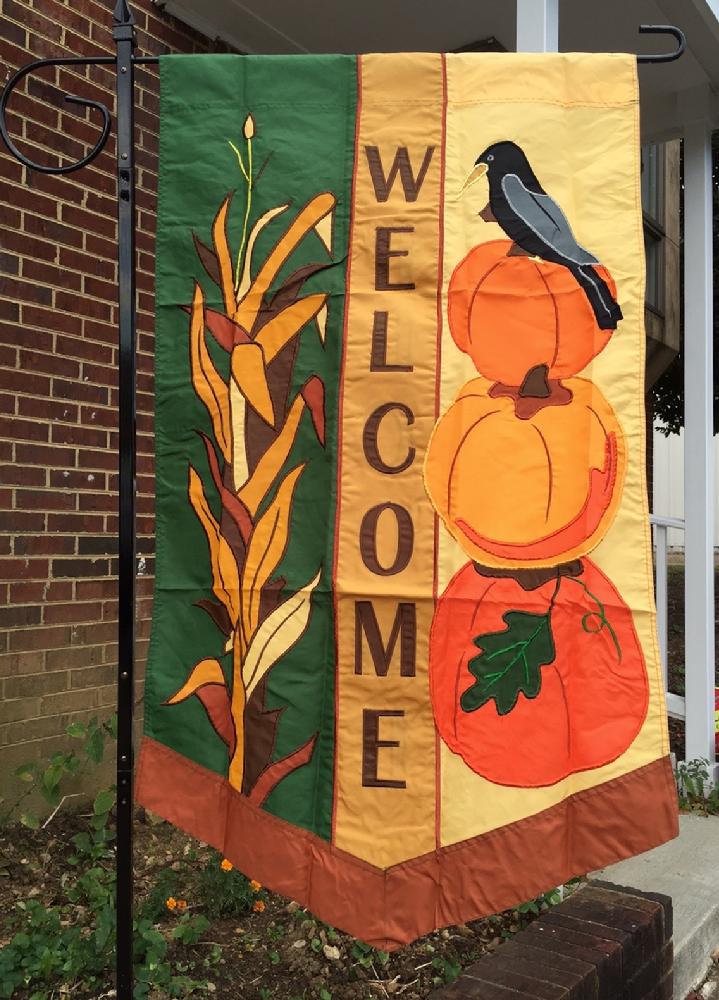 BEAUTIFUL LARGE FALL WELCOME FLAG APPLIQUÉ FLAG BY BALD EAGLE FLAG STORE FREDERICKSBURG VA USA (540) 374-3480 PHOTOGRAPH BY BALDEAGLEINDUSTRIES.COM
