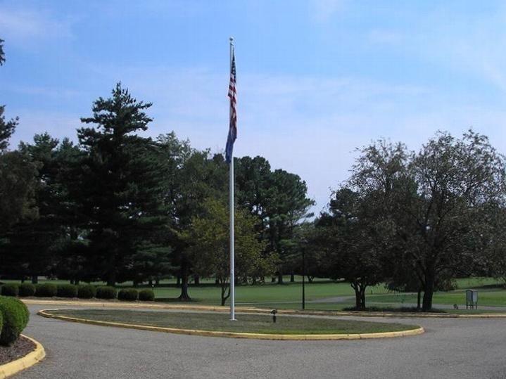 FLAGPOLE SALES AND UNITED STATES FLAG SALES BY BALD EAGLE INDUSTRIES FREDERICKSBURG VA USA, PHOTOGRAPH BY BALDEAGLEINDUSTRIES.COM (540) 374-3480