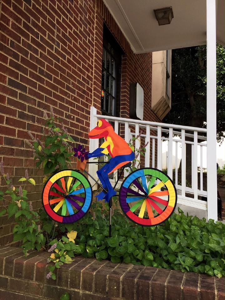GARDEN SPINNER BY BALD EAGLE FLAG STORE FREDERICKSBURG VA USA 540-374-3480 PHOTOGRAPH BY BALDEAGLEINDUSTRIES.COM