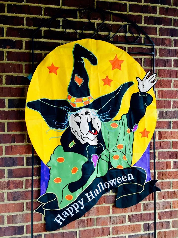 HALLOWEEN FLAG SALES AND FLAGPOLE SALES BY BALD EAGLE FLAG STORE FREDERICKSBURG VIRGINIA USA 540-374-3480 PHOTOGRAPH BY BALDEAGLEINDUSTRIES.COM