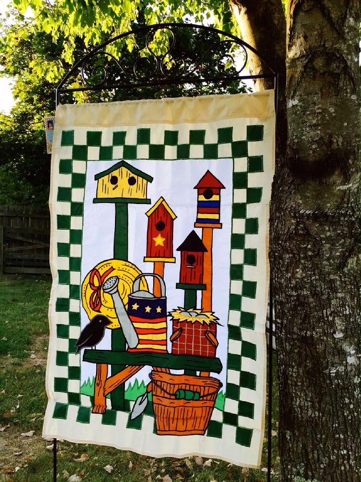 PATRIOTIC BIRDHOUSES FLAG BY BALD EAGLE FLAG STORE FREDERICKSBURG VA 540-374-3480 BALDEAGLEINDUSTRIES.COM