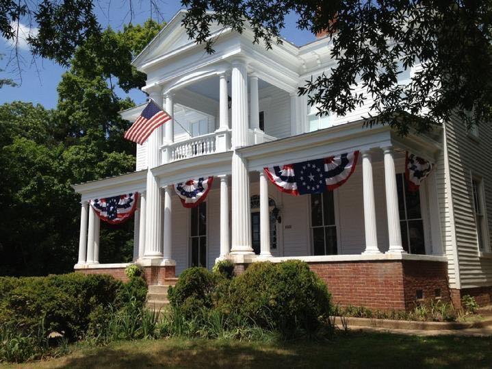 AMERICAN FLAG SALES BY BALD EAGLE INDUSTRIES FREDERICKSBURG VA USA, WHOLESALE FLAGPOLES AND FLAGS SINCE 1979, 540-374-3480 NATIONAL FLAG WHOLESALE, PHOTOGRAPH BY BALDEAGLEINDUSTRIES.COM