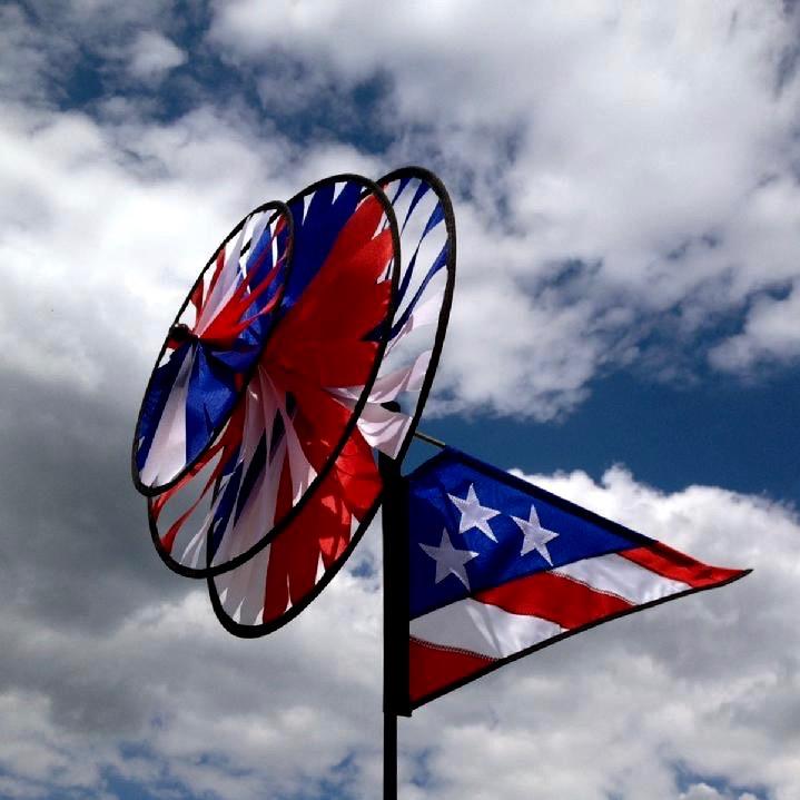 PATRIOTIC SPINNER SALES BY BALD EAGLE FLAG STORE DIVISION OF BALD EAGLE INDUSTRIES FREDERICKSBURG VA USA 540-374-3480 PHOTOGRAPH BY BALDEAGLEINDUSTRIES.COM