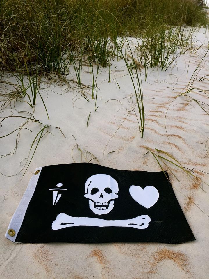 PIRATE FLAG BY BALD EAGLE FLAG STORE SERVING FREDERICKSBURG, RICHMOND, HAMPTON, NEWPORT NEWS, NORFOLK, VA BEACH, ARLINGTON, ALEXANDRIA, FAIRFAX, WINCHESTER, HARRISOBURG, SHENANDOAH, ROANOKE