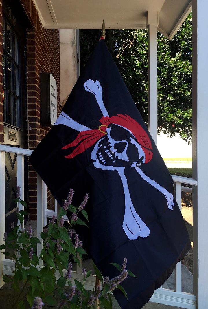 PIRATE FLAG SALES BY BALD EAGLE FLAG STORE FREDERICKSBURG VIRGINIA 540-374-3480 PHOTOGRAPH BY BALDEAGLEINDUSTRIES.COM