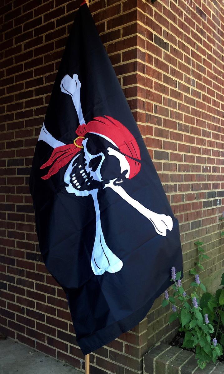 PIRATE FLAG SALES BY BALD EAGLE FLAG STORE FREDERICKSBURG VIRGINIA 540-374-3480 PHOTOGRAPH BY BALDEAGLEINDUSTRIES.COM