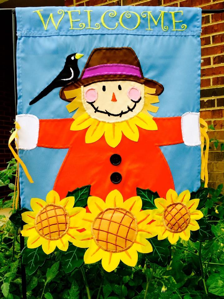 DELUXE APPLIQUE 3D SCARECROW FLAG FALL GARDEN FLAG BY BALD EAGLE FLAG STORE FREDERICKSBURG VA 540-374-3480 BALDEAGLEINDUSTRIES.COM