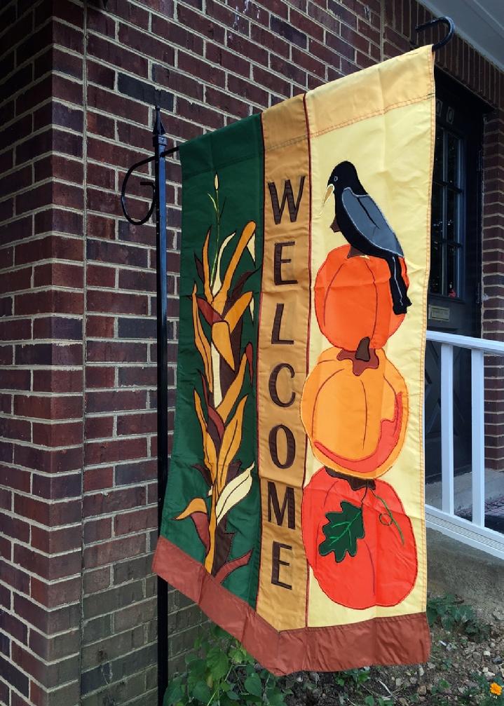 LARGE FALL FLAG, WELCOME FLAG, A PREMIUM APPLIQUE FLAG BY BALD EAGLE FLAG STORE FREDERICKSBURG VA (540) 374-3480 PHOTOGRAPH BY BALDEAGLEINDUSTRIES.COM