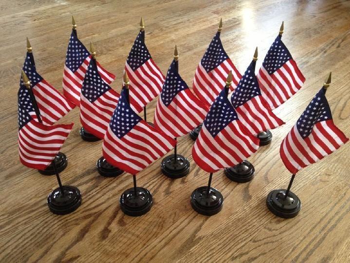 SMALL AMERICAN FLAG SALES BY BALD EAGLE FLAG STORE DIVISION OF BALD EAGLE INDUSTRIES FREDERICKSBURG VA 540-374-3480 PHOTOGRAPH BY BALDEAGLEINDUSTRIES.COM