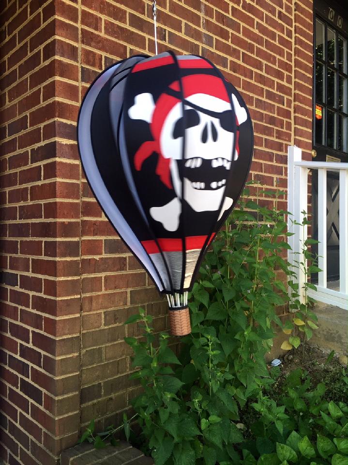 PIRATE FLAG SALES AND HOT AIR BALLOON SALES BY BALD EAGLE FLAG STORE FREDERICKSBURG VA USA, 540-374-3480 PHOTOGRAPH BY BALDEAGLEINDUSTRIES.COM