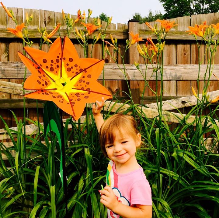SOLARMAX® Nylon Tiger Lily Garden Spinner by Bald Eagle Flag Store, from Our Private Collection of Vintage SOLARMAX® Nylon Garden Spinners from Years Past, the Most Durable Fade Resistant Spinners the company ever made, 540-374-3480, BALDEAGLEINDUSTRIES.COM