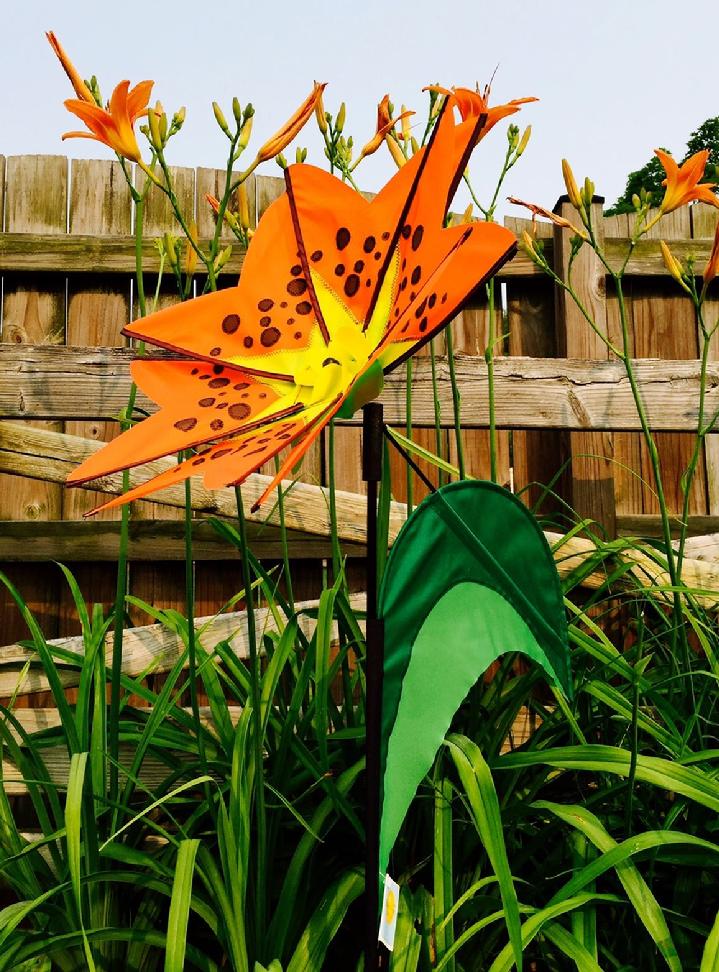 SOLARMAX® Nylon Tiger Lily Garden Spinner from Bald Eagle Flag Store serving Fredericksburg, Richmond, Hampton, Newport News, Norfolk, Va Beach, Arlington, Alexandria, Fairfax, Winchester, Harrisonburg and Roanoke, 540-374-3480, BALDEAGLEINDUSTRIES.COM