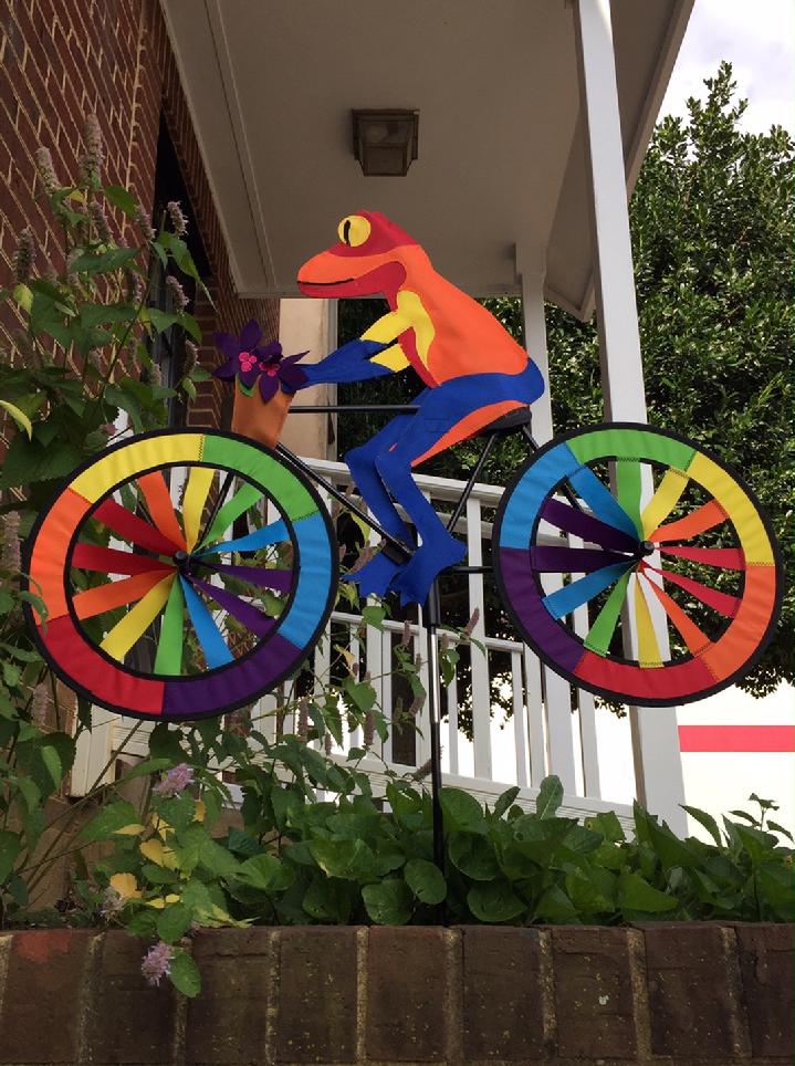 WIND SPINNER GARDEN SPINNER BY BALD EAGLE FLAG STORE FREDERICKSBURG VIRGINIA USA 540-374-3480 PHOTOGRAPH BY BALDEAGLEINDUSTRIES.COM
