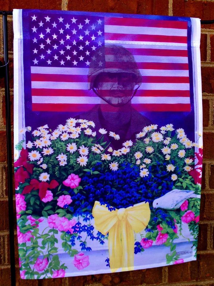GARDEN FLAG SALE AT BALD EAGLE FLAG STORE FREDERICKSBURG VA USA oldest operating flagpole and flag store in Fredericksburg Va serving richmond, hampton, newport news, norfolk, va beach, arlington, alexandria, fairfax, haymarket, warrantor, culpeper, charlottesville, Petersburg, Midlothian, Short Pump region